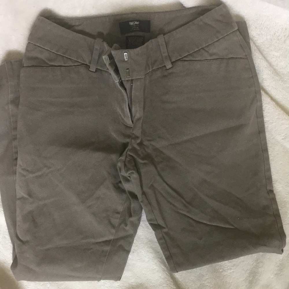 💋NWOT size 2 mossimo khaki slacks